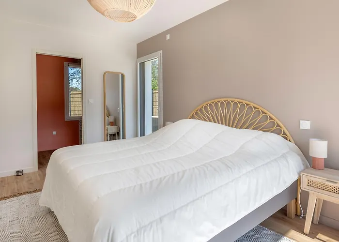 850m De La - Maison 8 Adultes Et 4 Enfants *